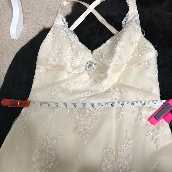 White Ivory Wedding Dress - Picture 7 of 8